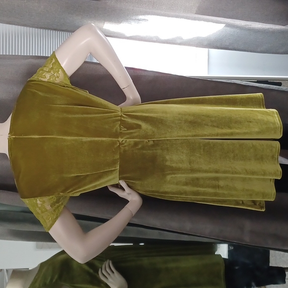 Zeagoo Olive Green Velvet Midi dress - Picture 4 of 6